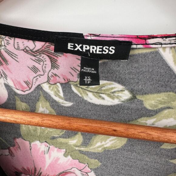 EXPRESS Black Floral Stretch Jersey V-Neck Tie Waist Jumpsuit // XS - Picture 5 of 9